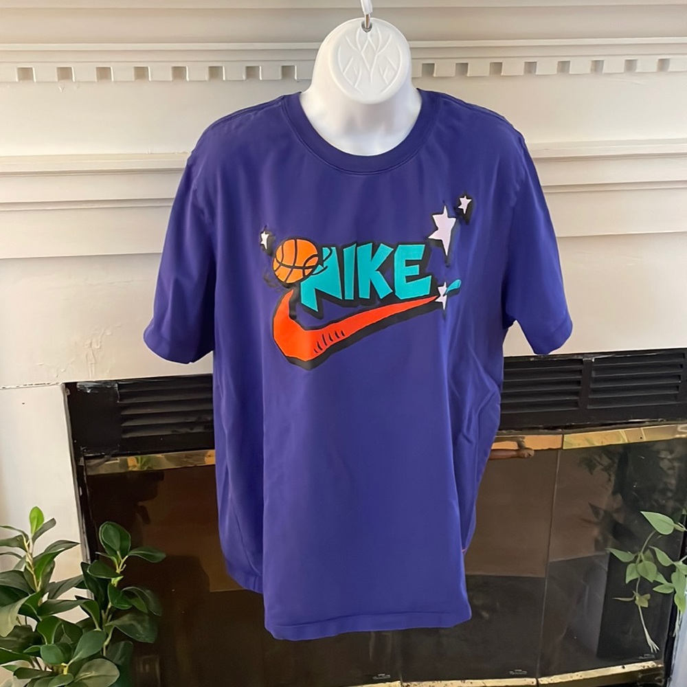 NIKE BASKETBALL DIVISION 1 PURPLE T-SHIRT XL